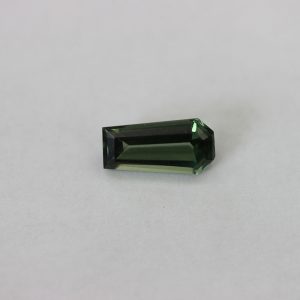Синтетичен шпинел,форма багет трапец, р-р 10.3х5.3, цвят син шпинел Синтетичен шпинел,форма багет трапец, р-р 10.3х5.3, цвят син шпинел